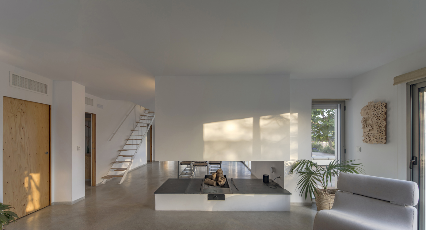 http://andresflajszer.com/files/gimgs/262_035-1s3a2269-71-andres-flajszer-oficina-transversal-finca-yantar.jpg