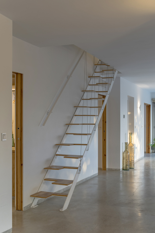 http://andresflajszer.com/files/gimgs/262_045-1s3a2305-06-andres-flajszer-oficina-transversal-finca-yantar.jpg