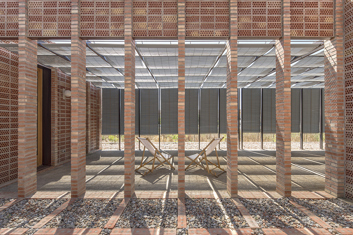 http://andresflajszer.com/files/gimgs/265_013-1s3a7546-andres-flajszer-obo-estudi-casa-montse-i-manel-750.jpg