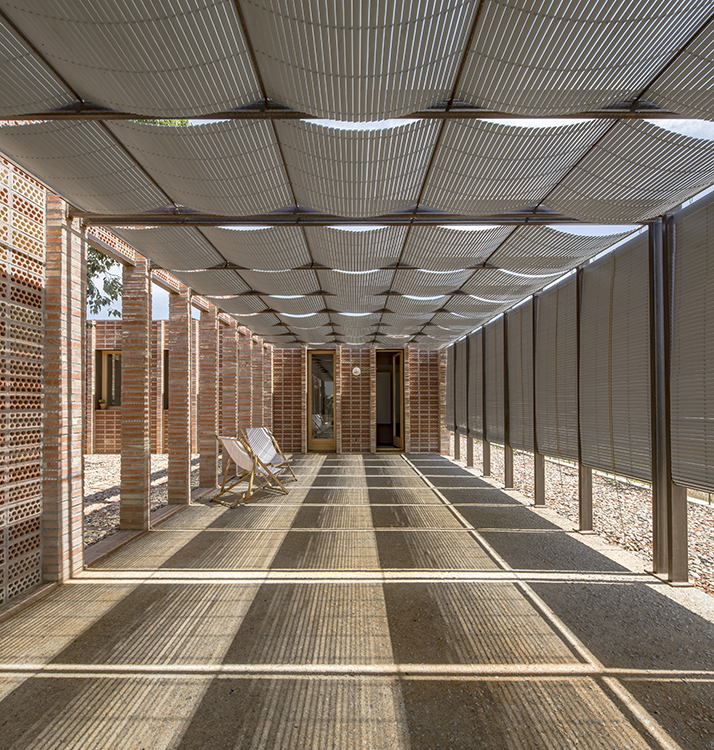 http://andresflajszer.com/files/gimgs/265_024-1s3a7756-60-61-andres-flajszer-obo-estudi-casa-montse-i-manel-750.jpg