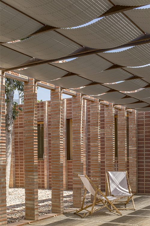 http://andresflajszer.com/files/gimgs/265_027-1s3a7636-37-38-andres-flajszer-obo-estudi-casa-montse-i-manel-750.jpg