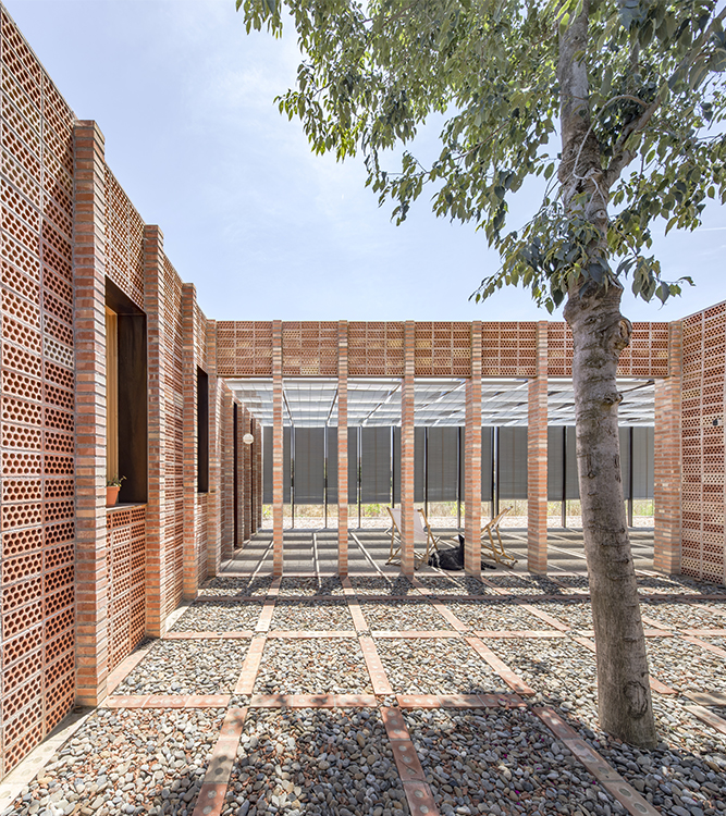 http://andresflajszer.com/files/gimgs/265_042-1s3a7867-69-70-71-andres-flajszer-obo-estudi-casa-montse-i-manel-750.jpg