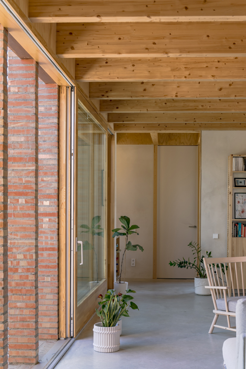 http://andresflajszer.com/files/gimgs/265_096-1s3a8340-andres-flajszer-obo-estudi-casa-montse-i-manel.jpg