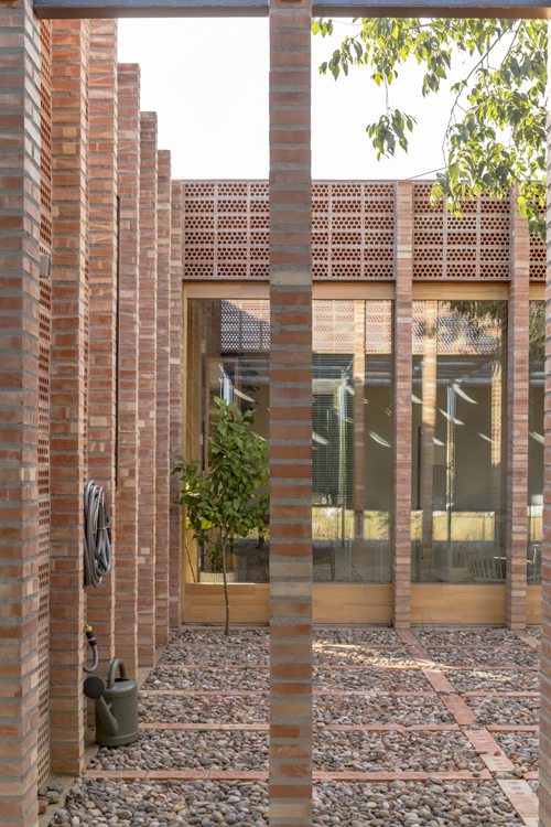 http://andresflajszer.com/files/gimgs/265_100-1s3a8508-andres-flajszer-obo-estudi-casa-montse-i-manel.jpg