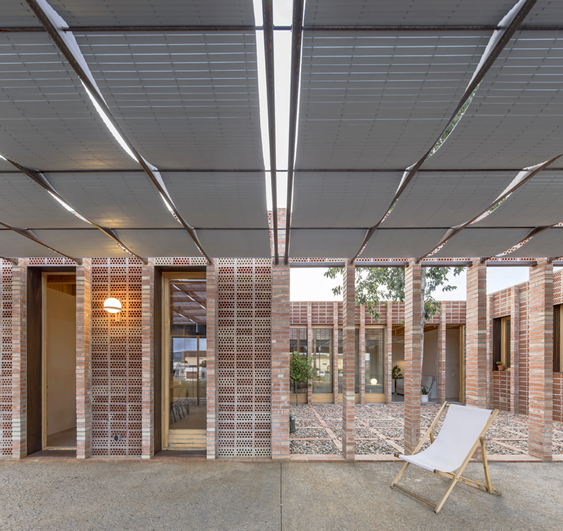 http://andresflajszer.com/files/gimgs/265_122-1s3a8610-11-andres-flajszer-obo-estudi-casa-montse-i-manel.jpg