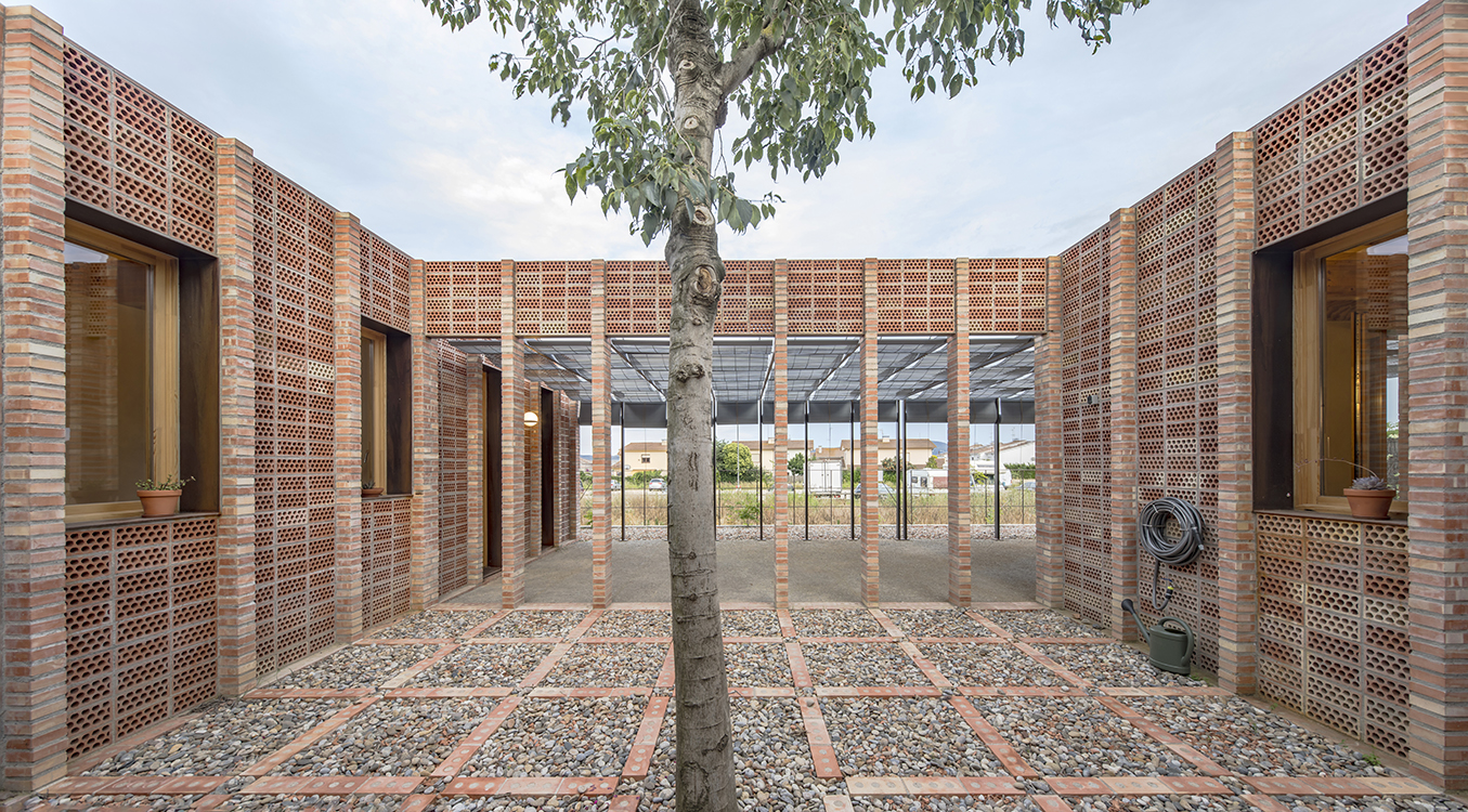 http://andresflajszer.com/files/gimgs/265_134-1s3a8662-63-64-65-andres-flajszer-obo-estudi-casa-montse-i-manel-750.jpg