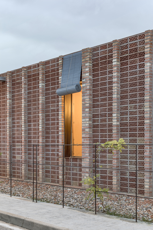 http://andresflajszer.com/files/gimgs/265_165-1s3a8834-andres-flajszer-obo-estudi-casa-montse-i-manel.jpg