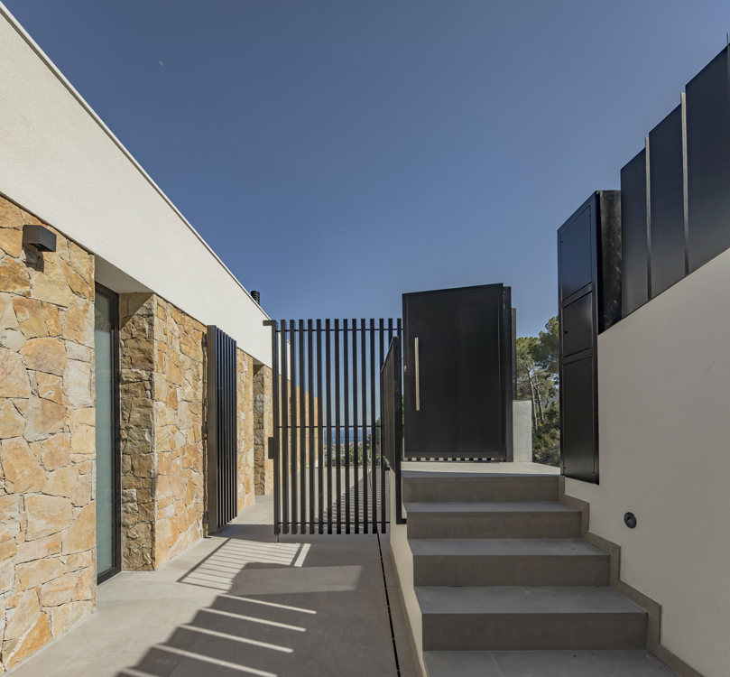 http://andresflajszer.com/files/gimgs/267_006-1s3a6506-07-andres-flajszer-08023-architects-cabrils.jpg