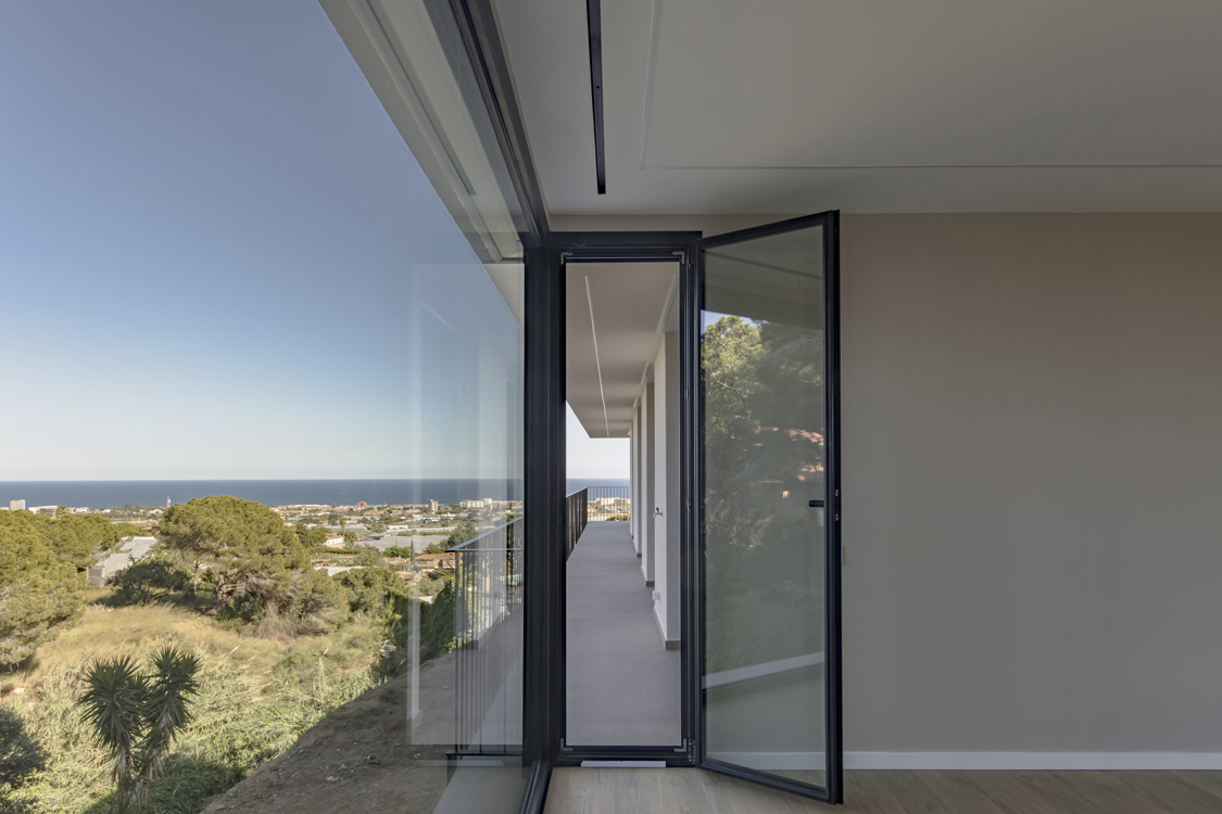 http://andresflajszer.com/files/gimgs/267_033-1s3a6692-93-94-95-andres-flajszer-08023-architects-cabrils.jpg