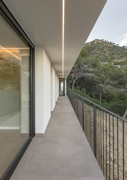 http://andresflajszer.com/files/gimgs/267_047-1s3a7215-andres-flajszer-08023-architects-cabrils.jpg
