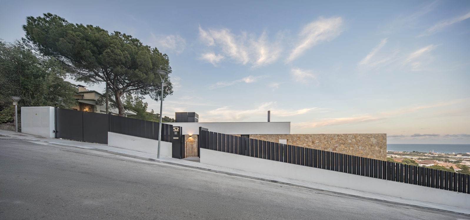 http://andresflajszer.com/files/gimgs/267_097-1s3a7257-59-62-64-65-andres-flajszer-08023-architects-cabrils.jpg