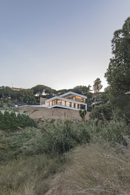 http://andresflajszer.com/files/gimgs/267_113-1s3a7305-andres-flajszer-08023-architects-cabrils.jpg