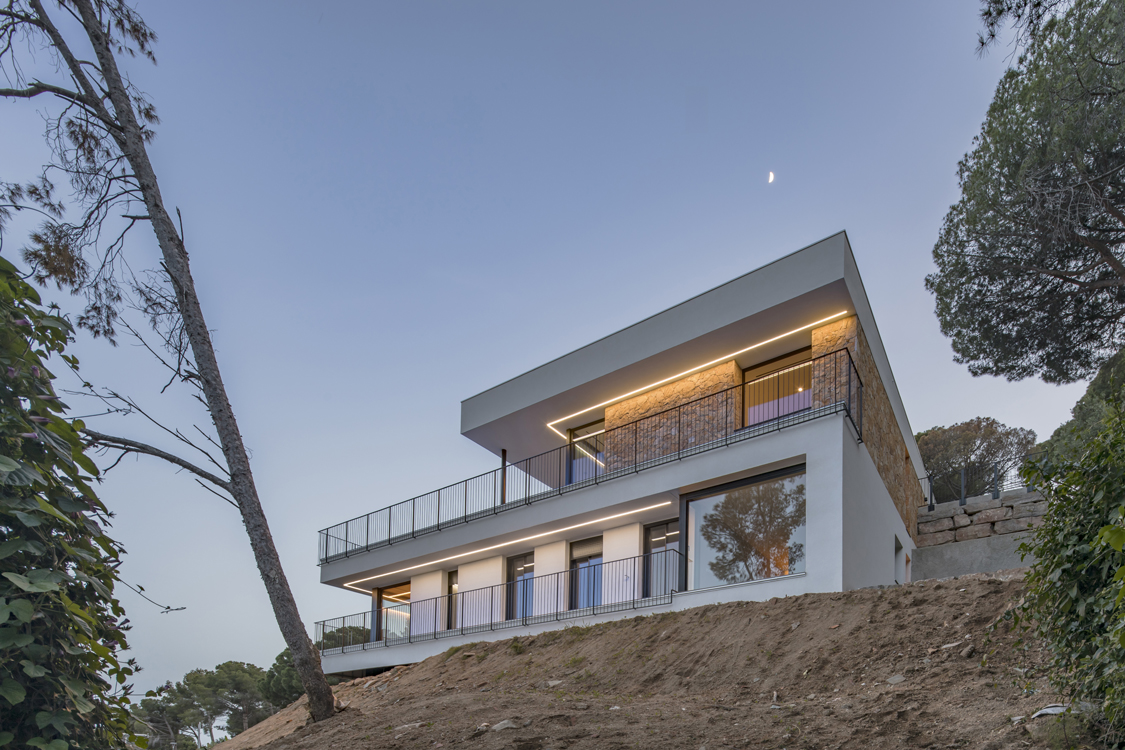 http://andresflajszer.com/files/gimgs/267_116-1s3a7315-andres-flajszer-08023-architects-cabrils.jpg