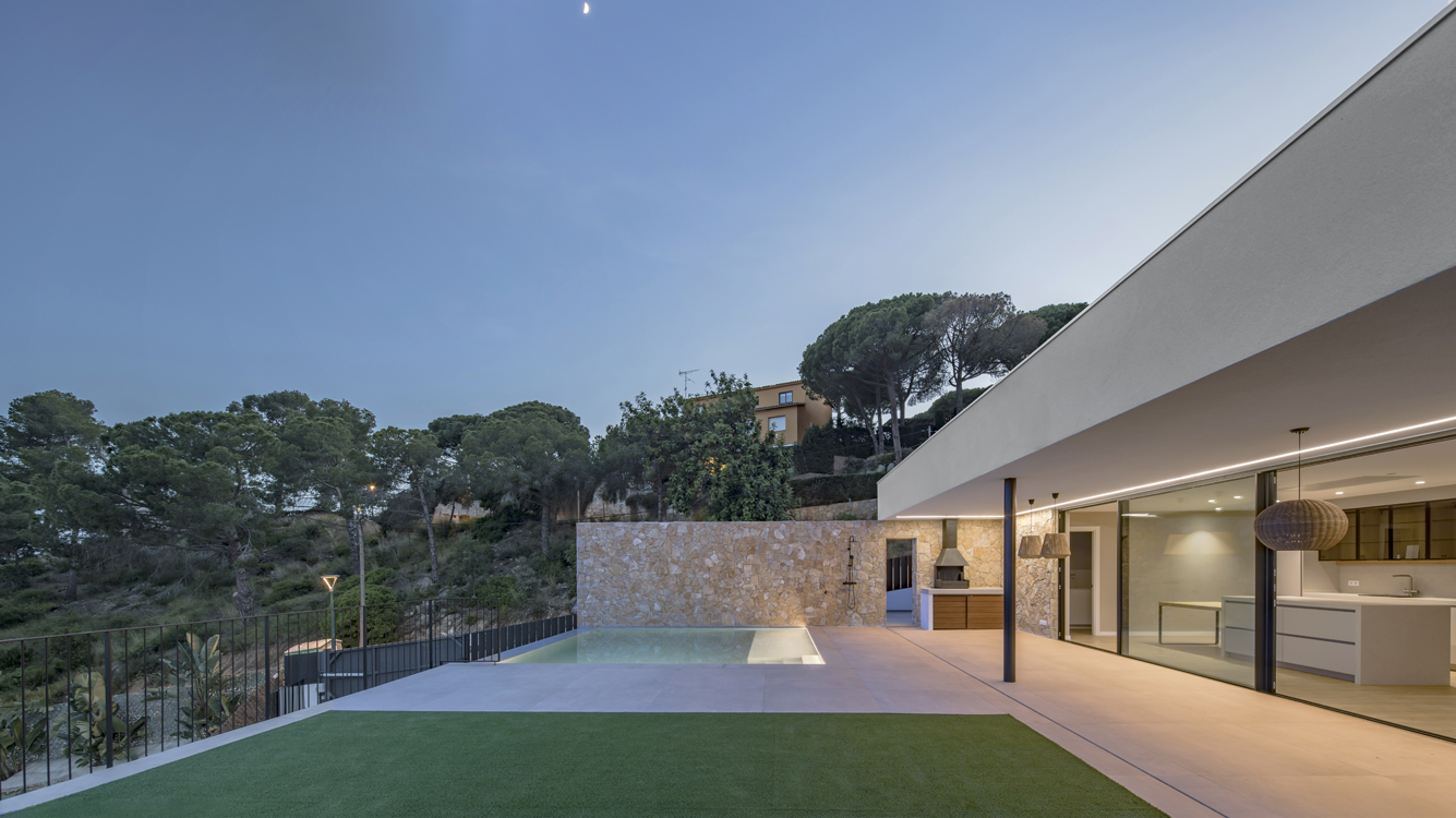 http://andresflajszer.com/files/gimgs/267_124-1s3a7341-42-43-44-andres-flajszer-08023-architects-cabrils.jpg